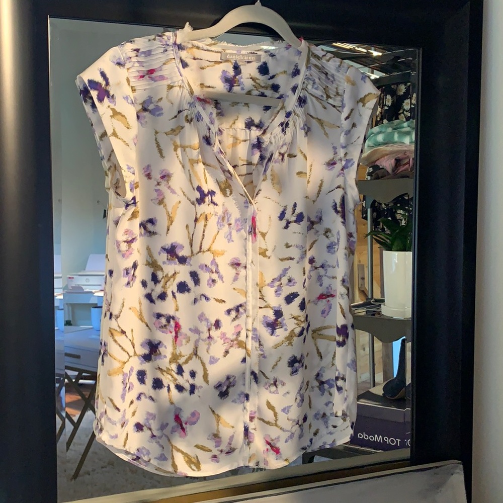 Daniel Rainn blouse